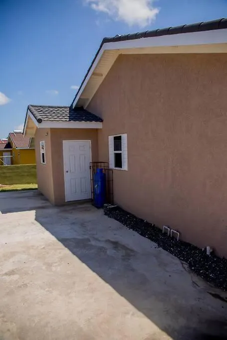 Entire Residential Home • Trelawny• Smalls Villa Florence Hall 0*,